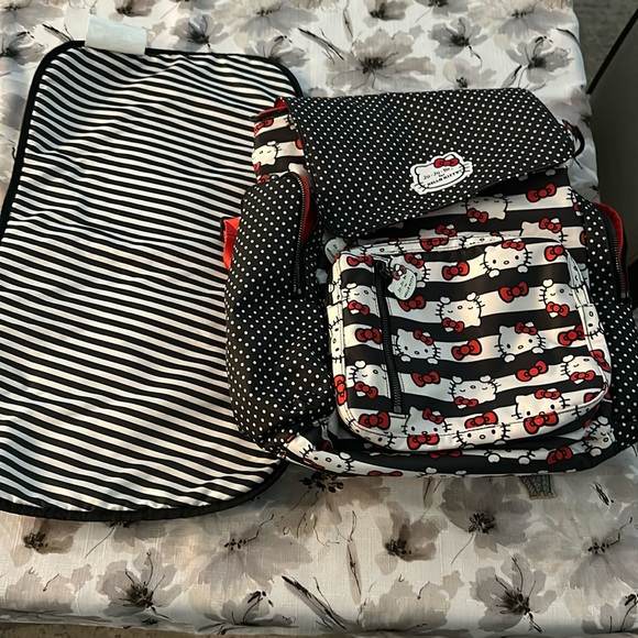 EC jujube x hello kitty be sporty diaper bag